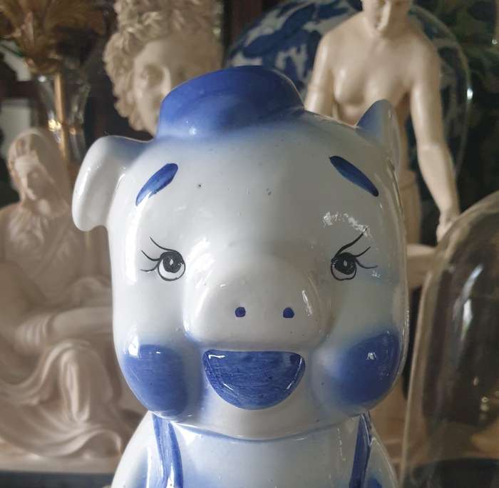 Vintage large ceramic piggy bank, very cute and kitsch