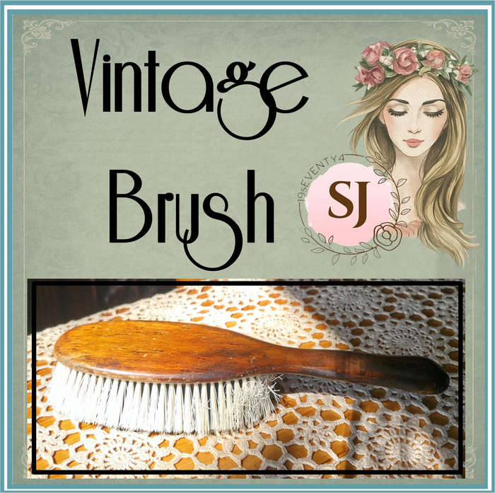 VINTAGE WOODEN CLOTHES BRUSH