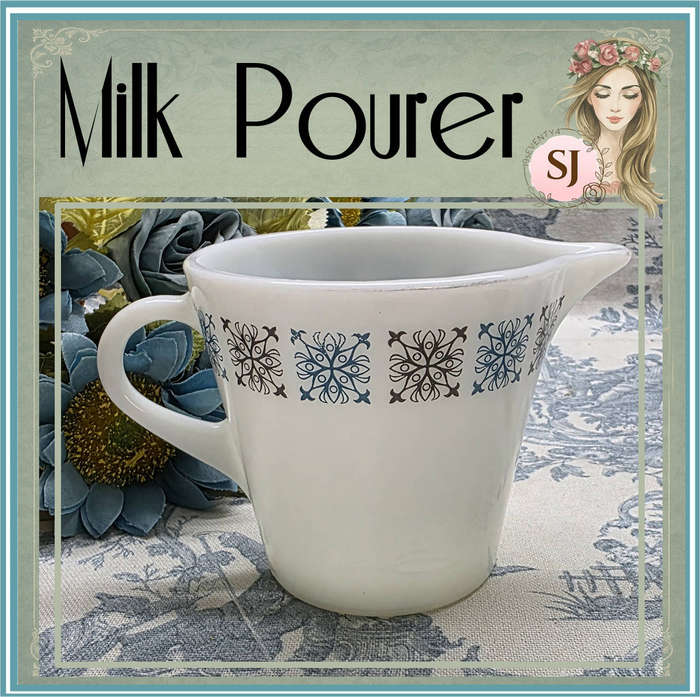SMALL MILK POURER