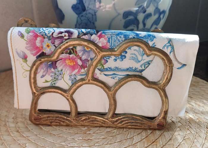 Vintage Brass Letter Holder  1970s Charm with Nautical Flair | 14 x 3 x 10 cm High |