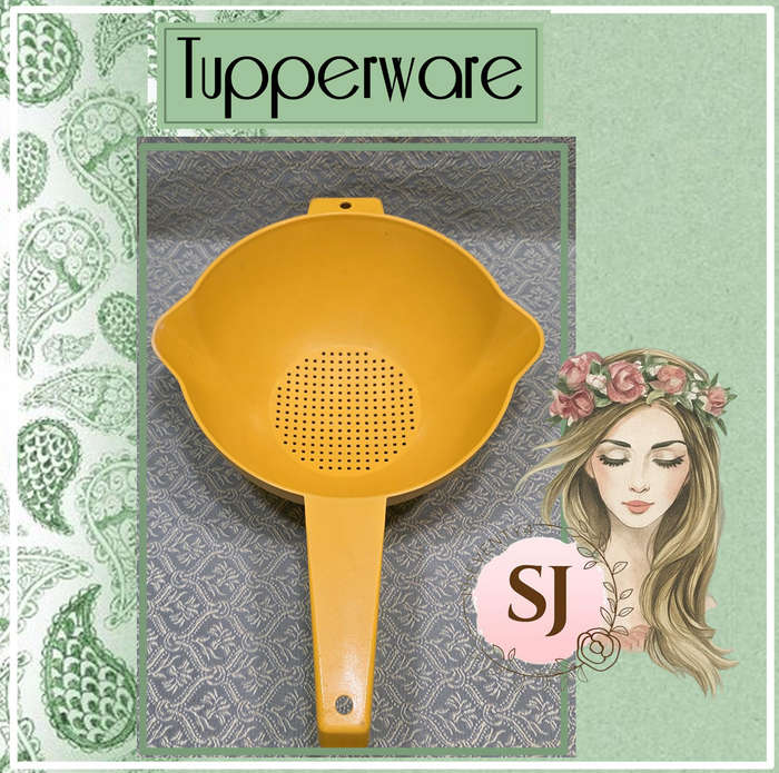 Tupperware Handled Colander Strainer Double Spout