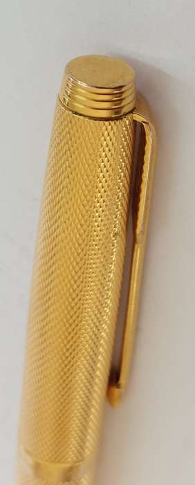 Rare vintage Parker 75 Grain D'Orge gold plated fountain pen with 14ct gold nib Value R2500