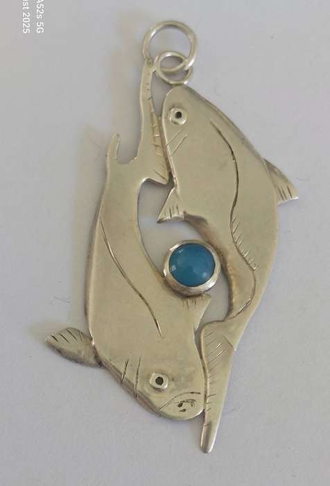 Gorgeous large vintage sterling silver turquoise Pisces pendant 7.9g