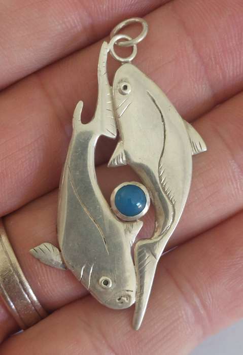 Gorgeous large vintage sterling silver turquoise Pisces pendant 7.9g
