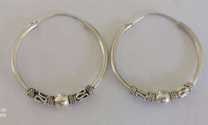 Wow!! Large Vintage sterling silver hoop earrings 4.3g