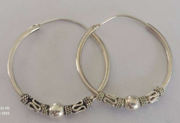 Wow!! Large Vintage sterling silver hoop earrings 4.3g
