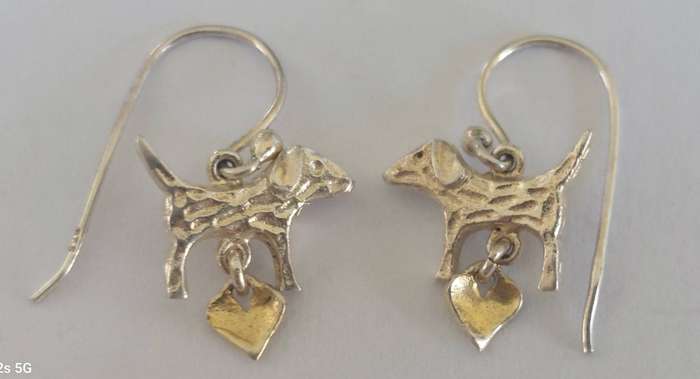 So cute!! Vintage sterling silver doggie earrings 2.4g