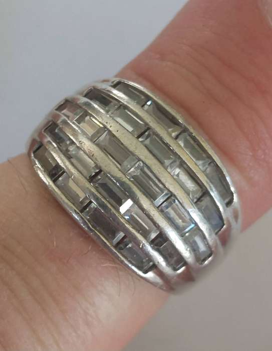 Gorgeous vintage sterling silver cz ring 7.0g