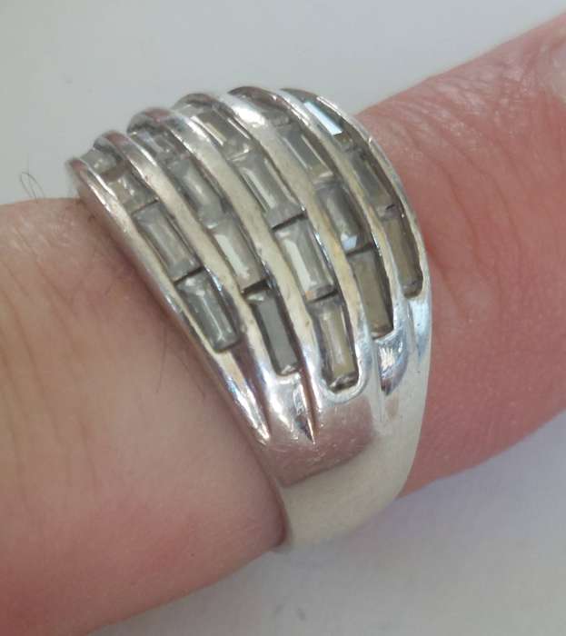 Gorgeous vintage sterling silver cz ring 7.0g