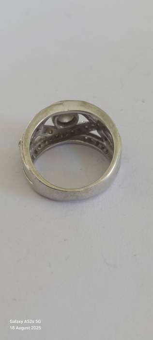 Spectacular vintage sterling silver cz ring 8.0g