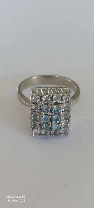 Spectacular vintage sterling silver blue stone & cz ring 5.9g