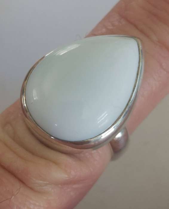 Gorgeous large Vintage sterling silver white stone ring 8.3g