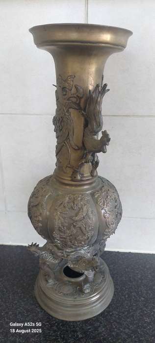 Spectacular!! Large Japanese Meiji period bronze vase circa 1890's Value R8500