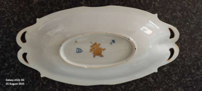Rare! 19th century Royal Vienna hand painted dish Value R6500