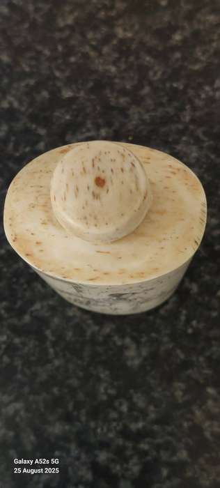 Antique Chinese oxbone scrimshaw snuff bottle Value R1500