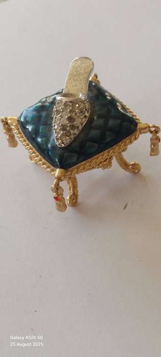 Rare vintage Este Lauder perfume case Value R2500