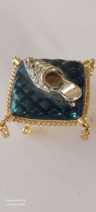 Rare vintage Este Lauder perfume case Value R2500