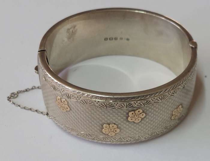 Extra large hallmarked Birmingham silver & 9ct gold clip bangle 41.5g