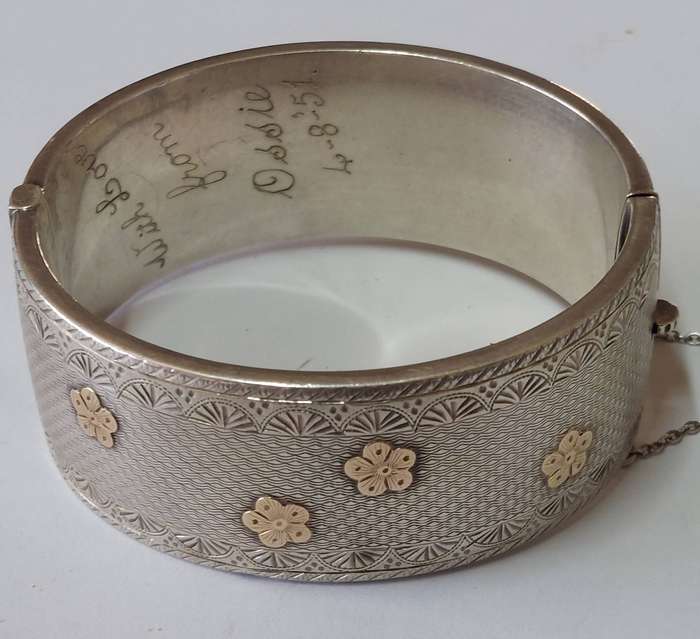 Extra large hallmarked Birmingham silver & 9ct gold clip bangle 41.5g