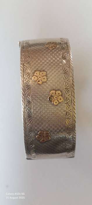 Extra large hallmarked Birmingham silver & 9ct gold clip bangle 41.5g