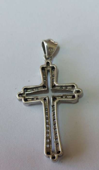 Beautiful vintage sterling silver cz cross 4.9g