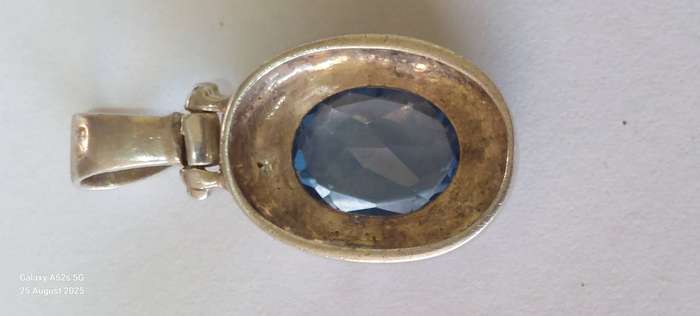 Stunning vintage sterling silver blue Topaz pendant 5.4g