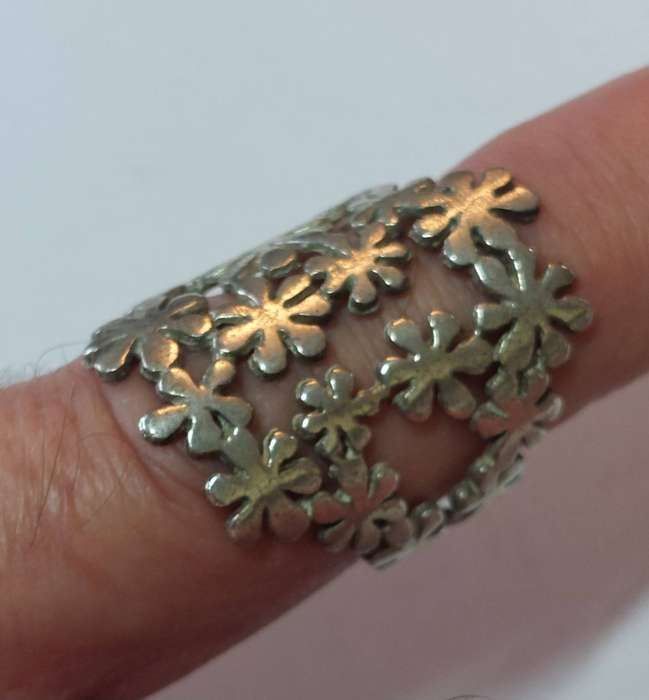 Increadible large sterling silver floral design ring 6.2g
