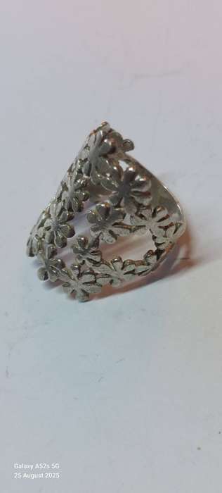 Increadible large sterling silver floral design ring 6.2g