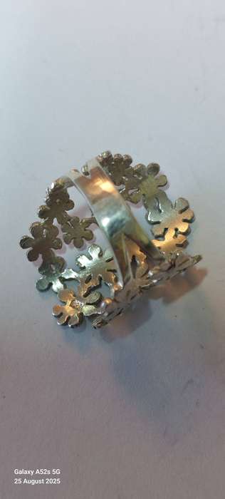 Increadible large sterling silver floral design ring 6.2g