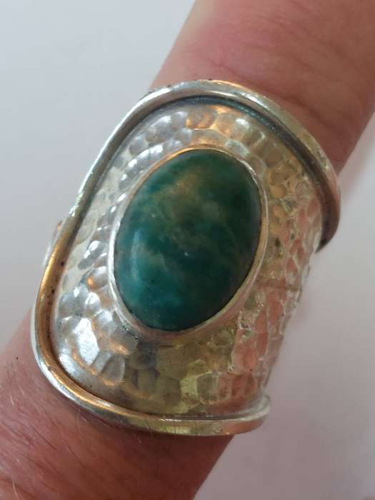 Spectacular large vintage sterling green stone ring 8.7g