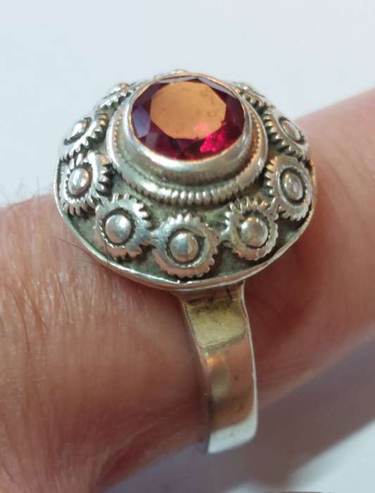 Magnificent vintage sterling silver ruby ring 9.4g
