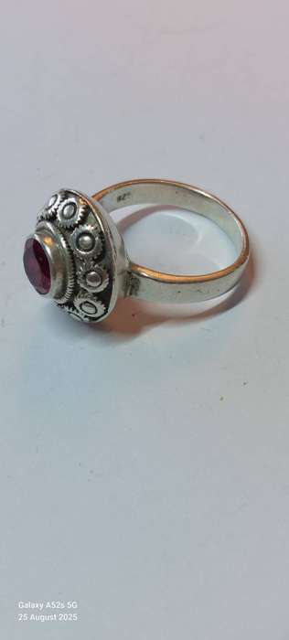 Magnificent vintage sterling silver ruby ring 9.4g