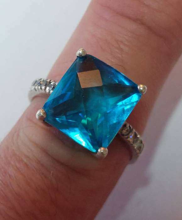 Spectacular sterling silver cz ring 4.6g