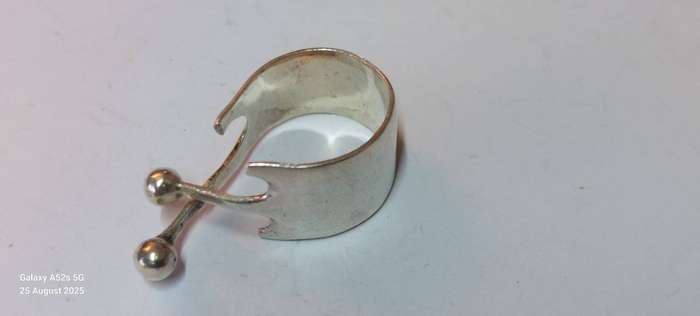 Spectacular vintage sterling silver ring Wow! 5.4g