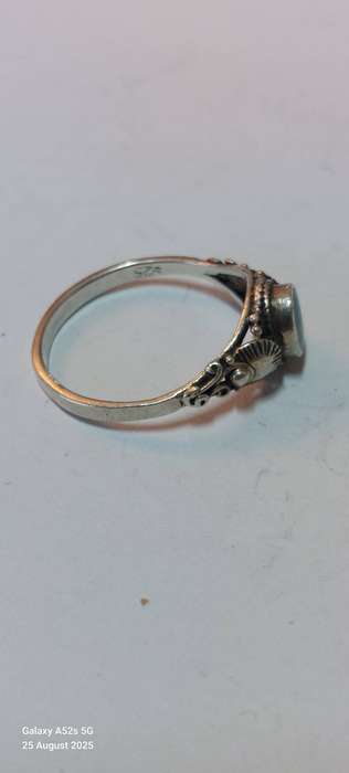 Lovely vintage sterling silver turquoise ring 1.7g