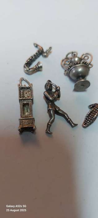 Collection of 10 vintage sterling silver charms 1 articulated croc 25g
