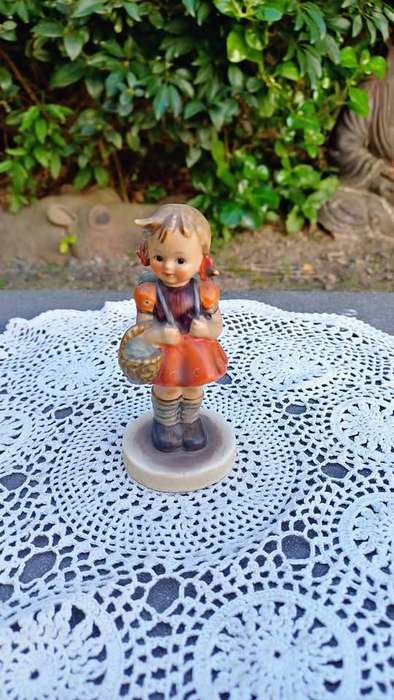 Hand-painted Goebel Hummel figurine School Girl