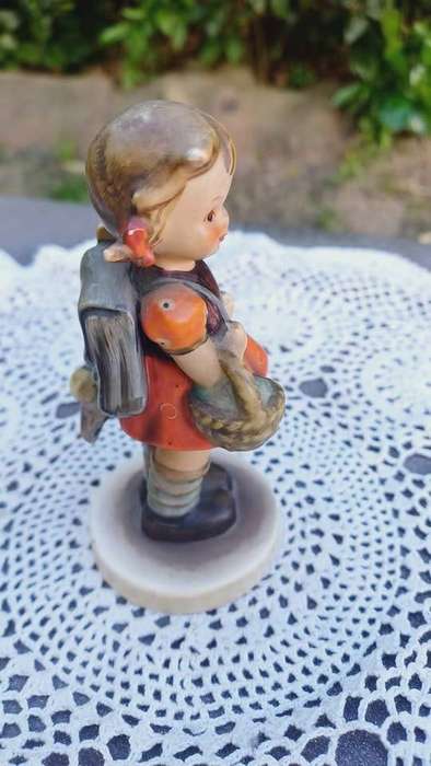 Hand-painted Goebel Hummel figurine School Girl