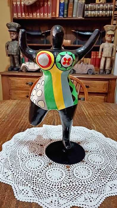 Polychrome Paper Mache NaNa Sculpture Mid Century Modern Hommage an Niki de Saint Phalle