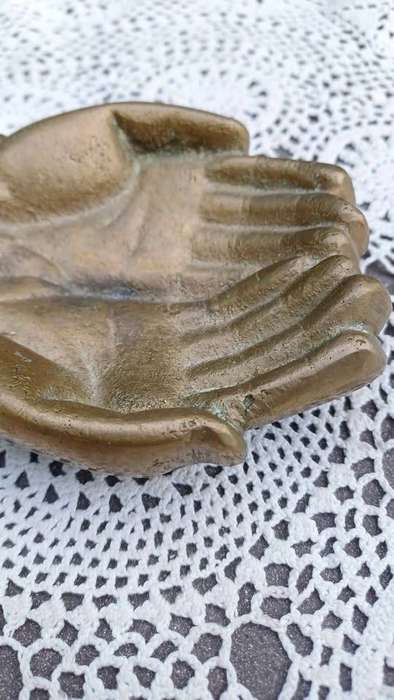 Vintage Victorian Style Cast Metal cupped hands