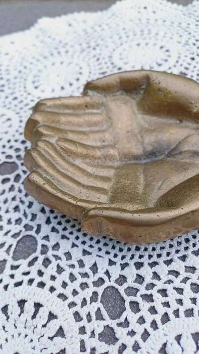 Vintage Victorian Style Cast Metal cupped hands