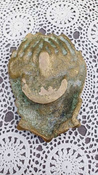 Vintage Victorian Style Cast Metal cupped hands