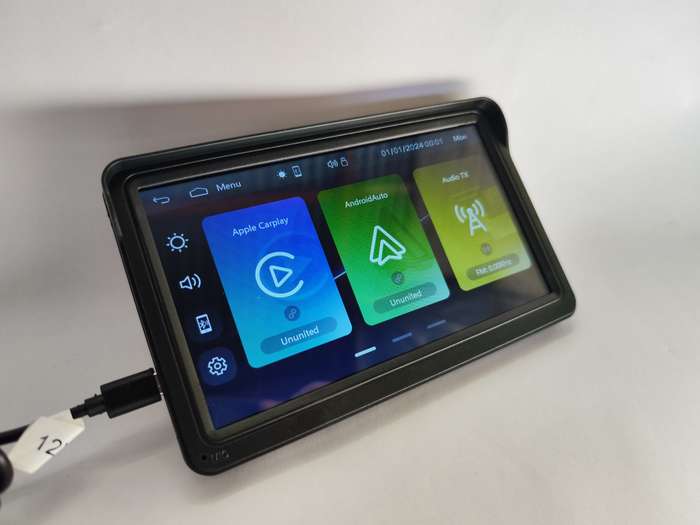 7inch Wireless CarPlay & Android Auto Touchscreen