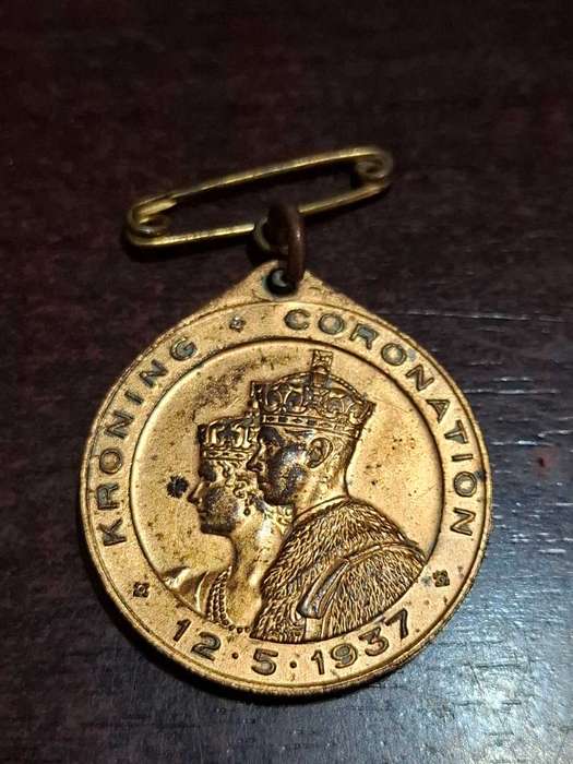 1937 SA - King George vi Queen Elizabeth Coronation Gilded Bloemfontein Medal