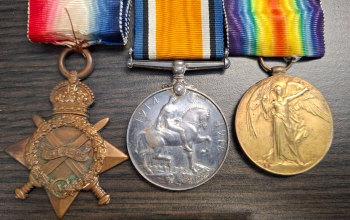 British WW1 Medals including great war medal,British medal, 1915 star medal and miniature set