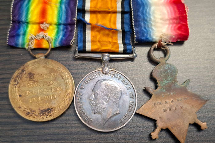British WW1 Medals including great war medal,British medal, 1915 star medal and miniature set