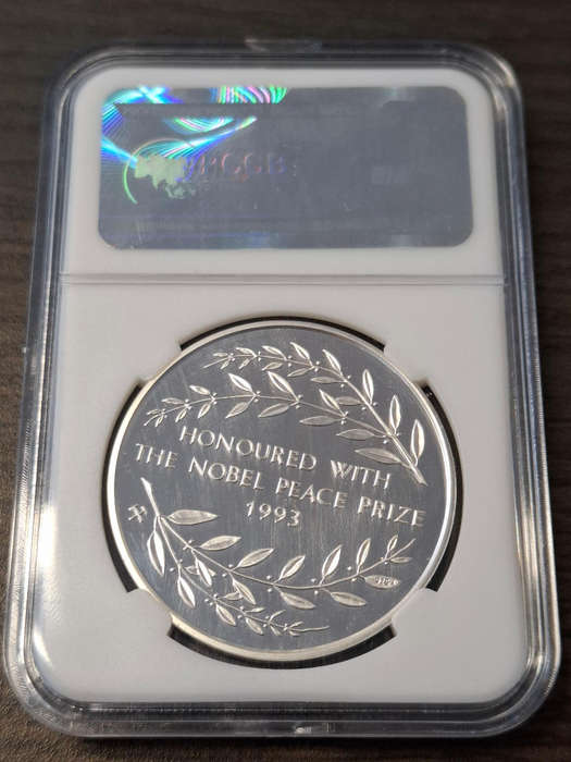 Mandela Nobel Peace Silver 1oz Medallion