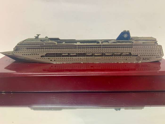 MSC CRUISE SHIP DIE CAST MODEL
