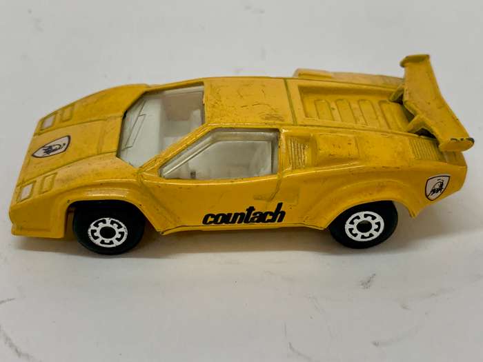 Matchbox Lamborghini Countach LP500S Die Cast 1: 56