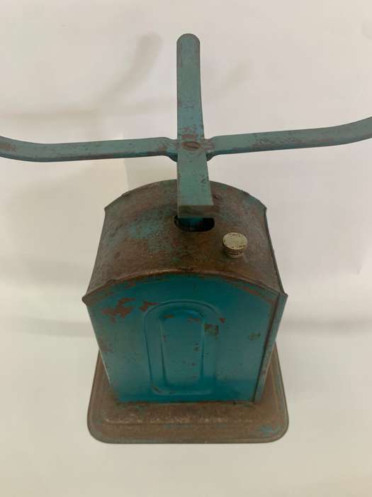 Vintage Hughes Family Scale